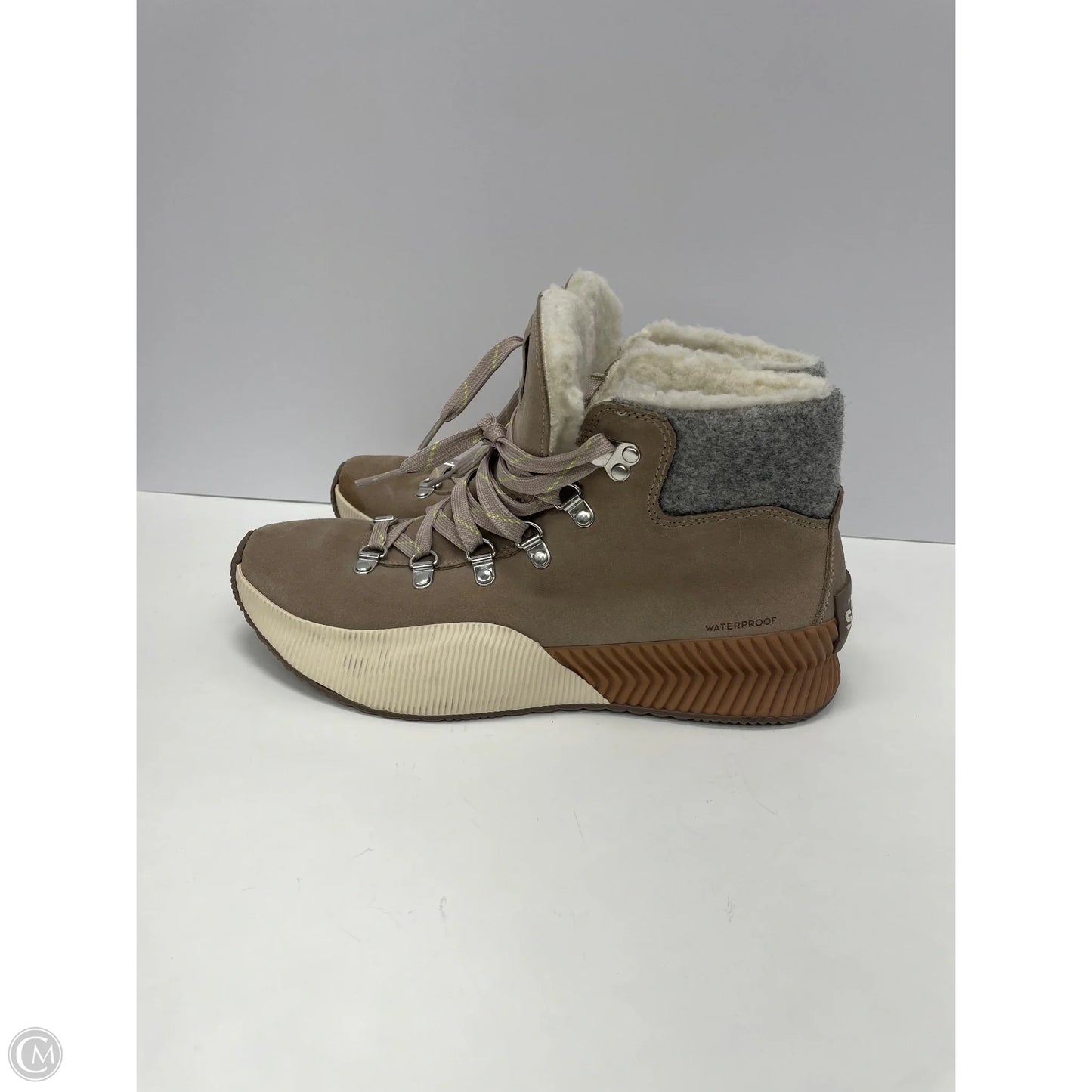 Boots Hiking By Sorel In Tan, Size: 10