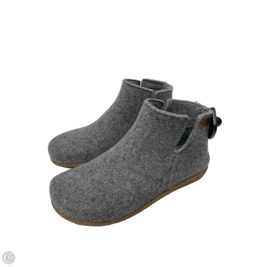 Boots Ankle Flats By Taos In Grey, Size: 7.5