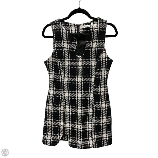Dress Casual Short By Day + Moon In Checkered Pattern, Size: S