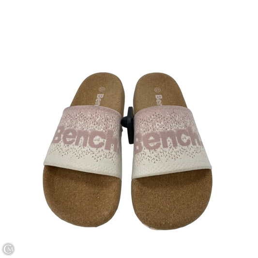 Sandals Flats By bench in Cream & Pink, Size: 6