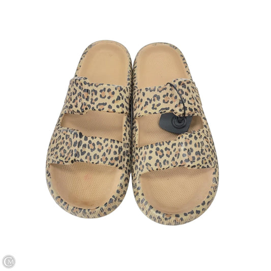 Sandals Flats By Clothes Mentor In Animal Print, Size: 11