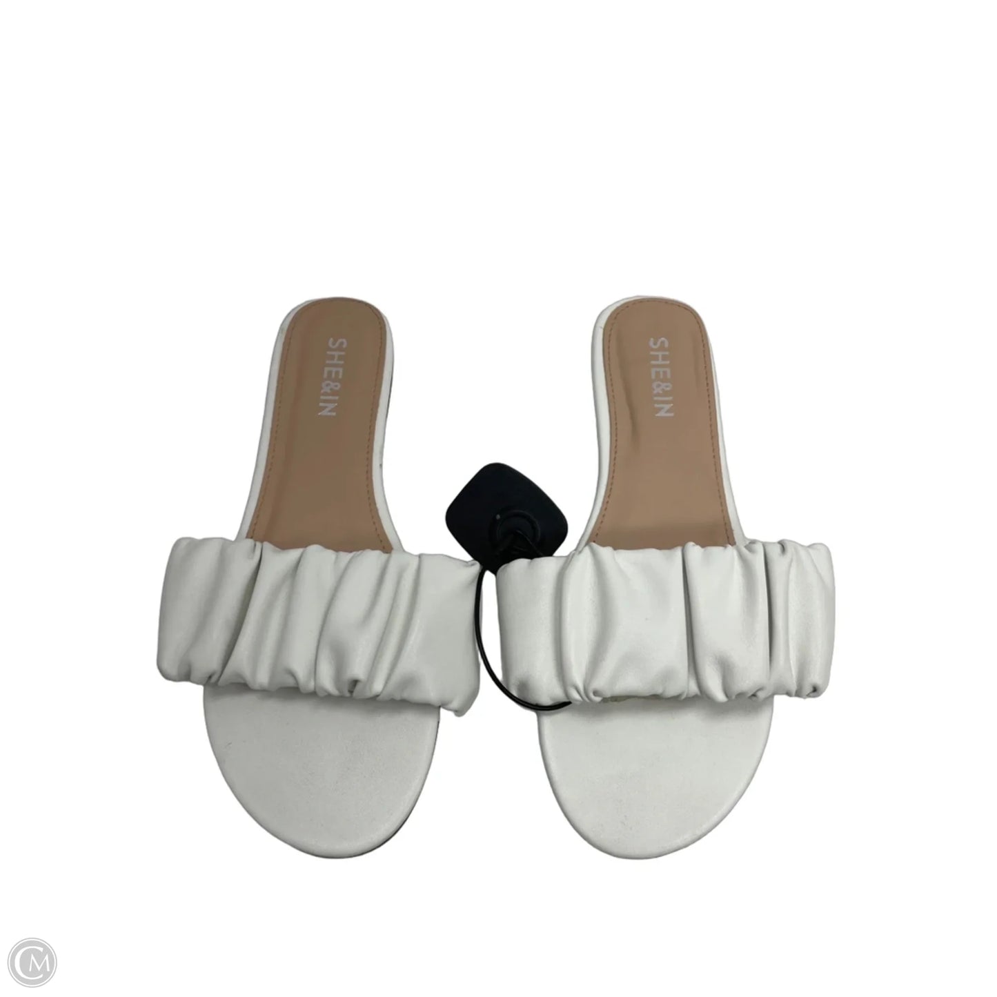 Sandals Flats By Clothes Mentor In White, Size: 7