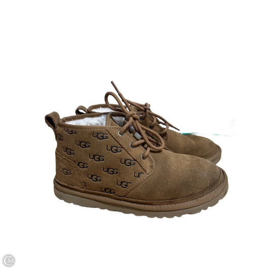Shoes Designer By Ugg In Black & Brown, Size: 8.5