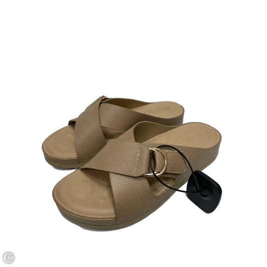 Sandals Flats By Cmc In Tan, Size: 7