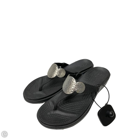 Sandals Flats By Crocs In Black, Size: 8