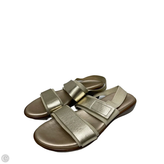 Sandals Flats By Italian Shoemakers In Gold, Size: 7.5