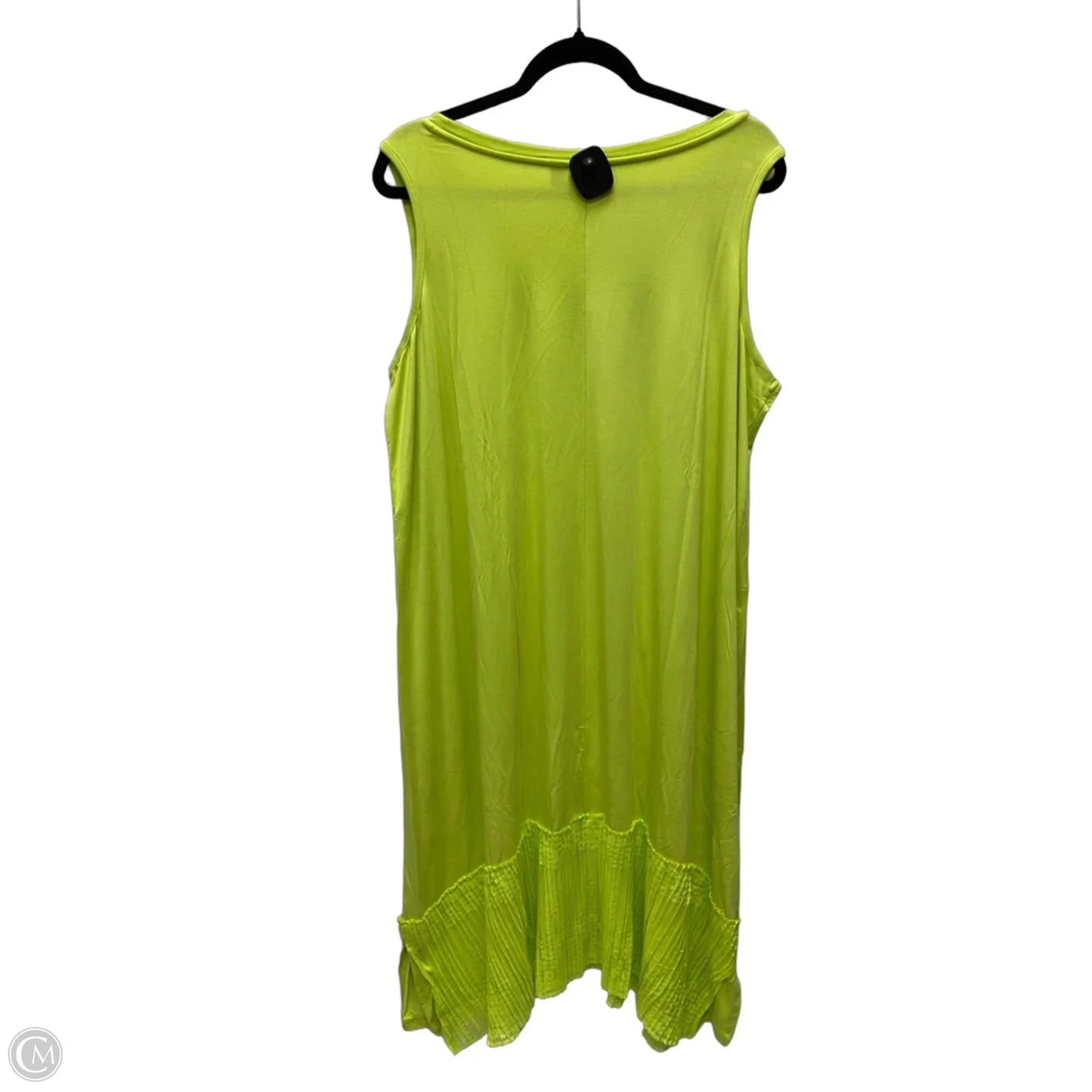 Dress Casual Short By Logo In Green, Size: Xl