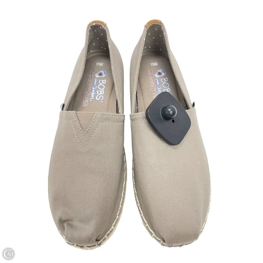 Shoes Flats By Bobs In Tan, Size: 6.5