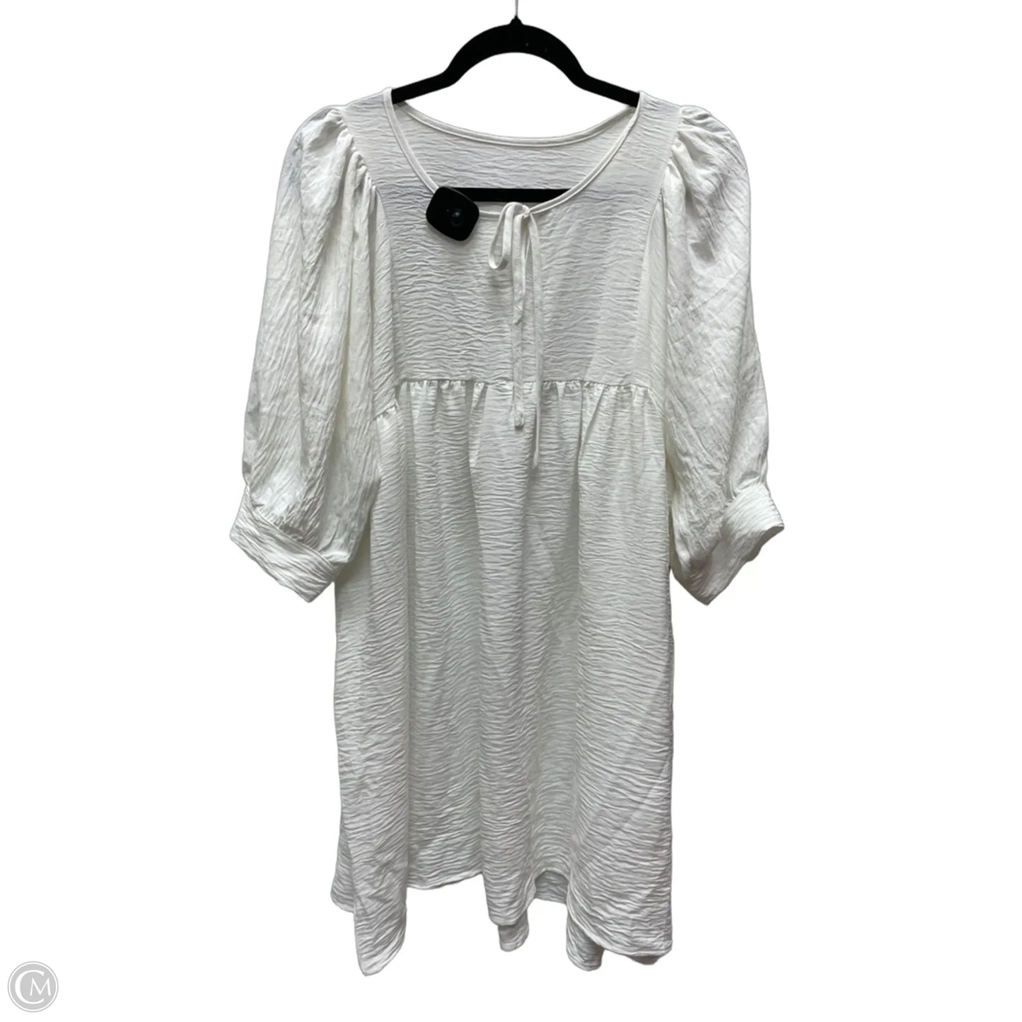 Dress Casual Short By Clothes Mentor In White, Size: L