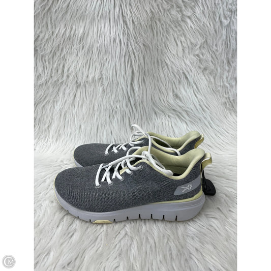 Shoes Athletic By Cmb In Grey, Size: 8.5
