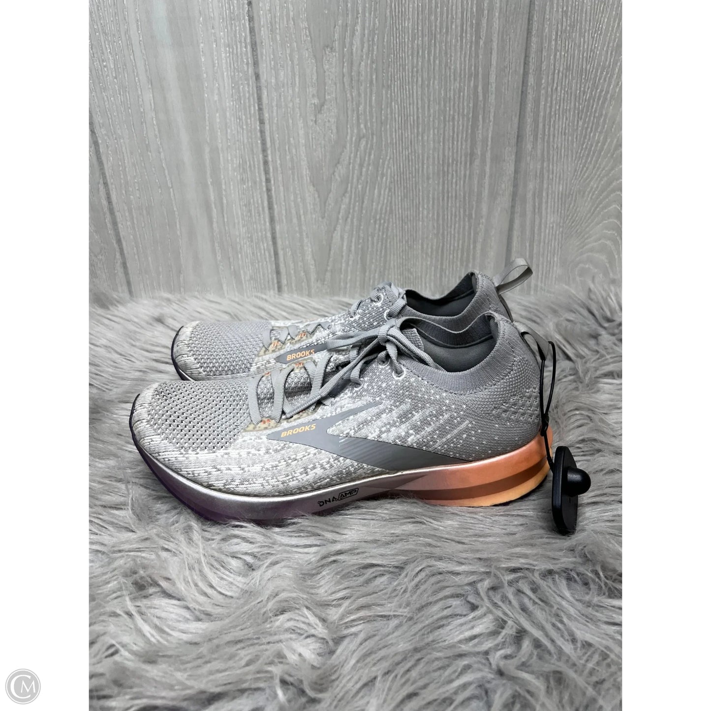 Shoes Athletic By Brooks In Grey, Size: 8.5