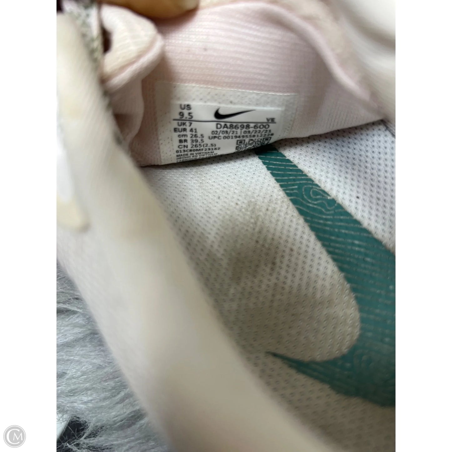 Shoes Athletic By Nike In Green & Pink, Size: 9.5