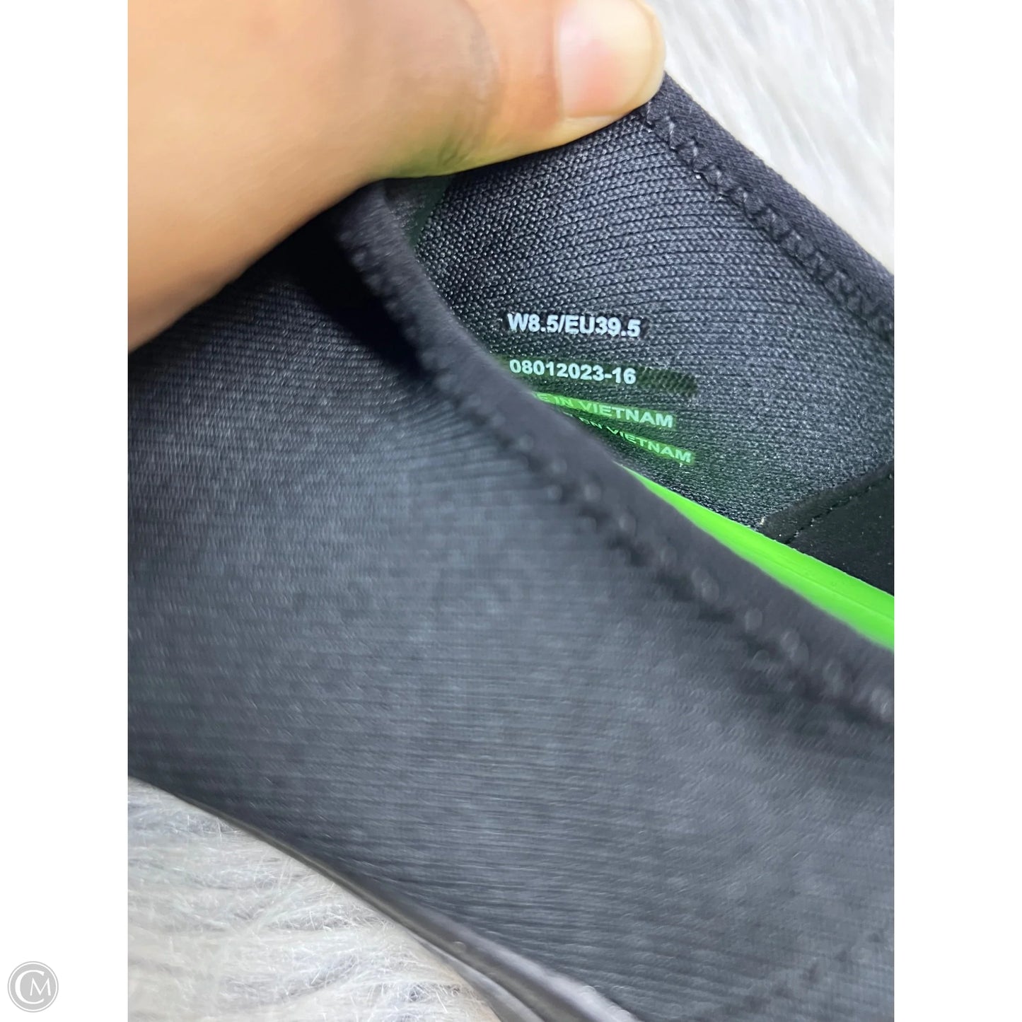 Shoes Sneakers By Oofos In Black, Size: 8.5