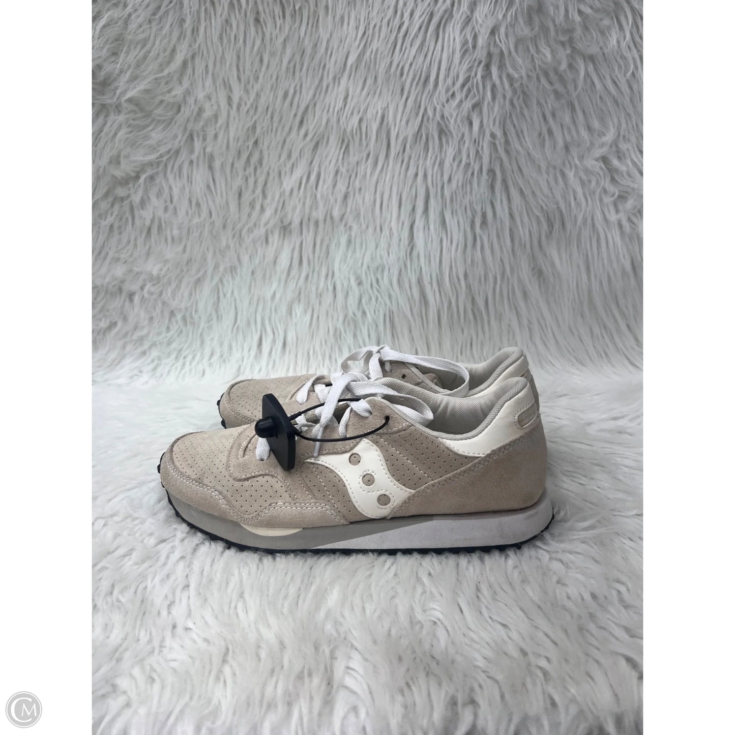 Shoes Sneakers By Saucony In Tan & White, Size: 8