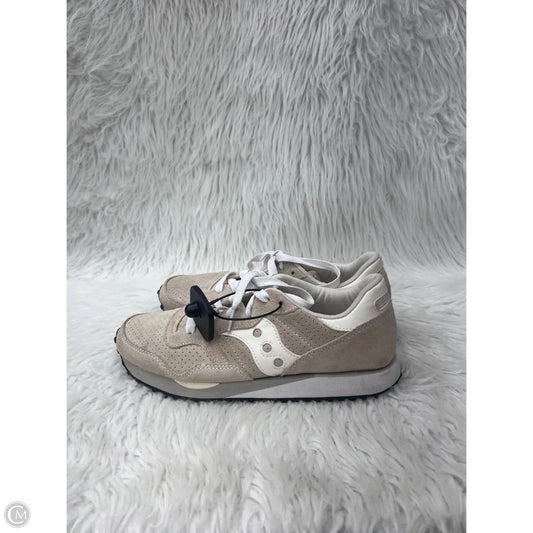 Shoes Sneakers By Saucony In Tan & White, Size: 8