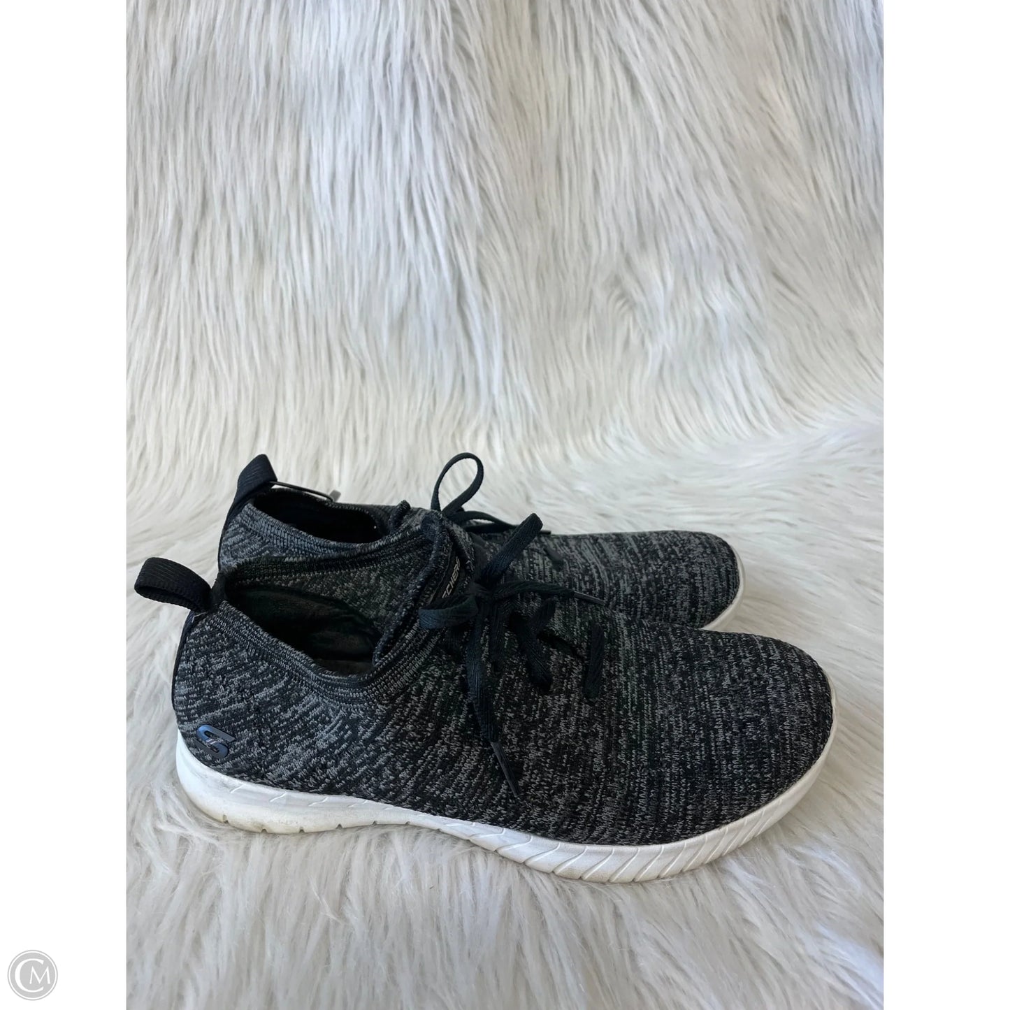 Shoes Athletic By Skechers In Grey & White, Size: 8.5