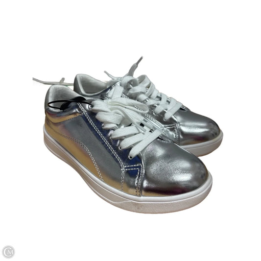 Shoes Sneakers By Milocaca In Silver & White, Size: 7.5