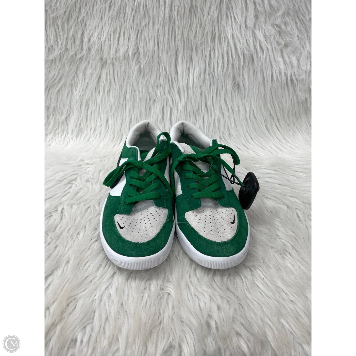 Shoes Sneakers By Nike In Green & White, Size: 7.5