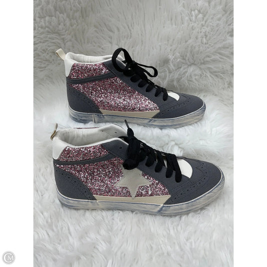 Shoes Sneakers By Yoki In Grey & Pink, Size: 10