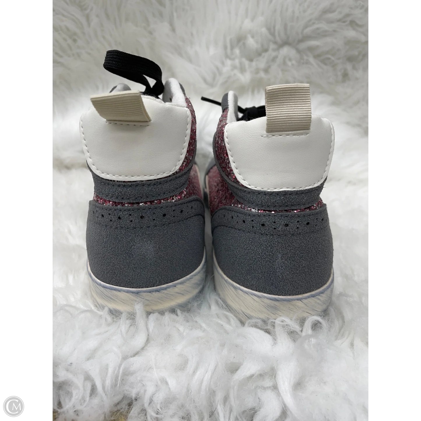 Shoes Sneakers By Yoki In Grey & Pink, Size: 10