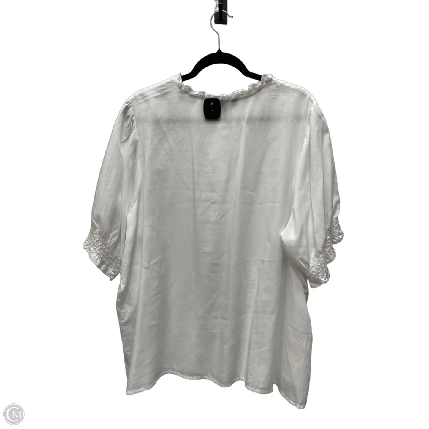 Top Short Sleeve By Terra & Sky In White, Size: 3x
