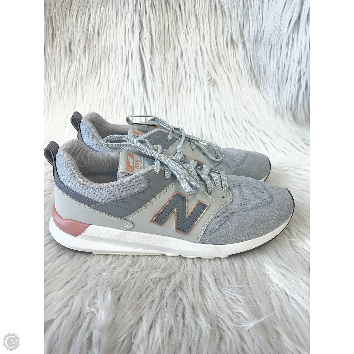 Shoes Athletic By New Balance In Grey & Pink, Size: 11