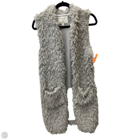 Vest Faux Fur & Sherpa By Ashley In Grey, Size: M