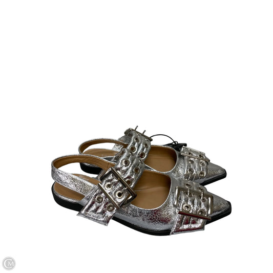Shoes Flats By Clothes Mentor In Silver, Size: 7