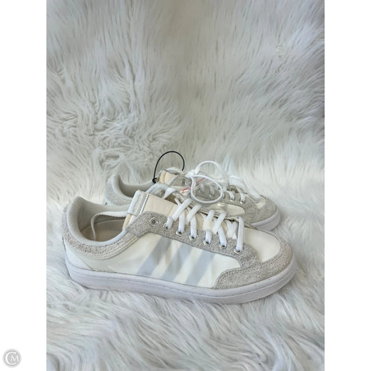 Shoes Sneakers By Adidas In Grey & White, Size: 7