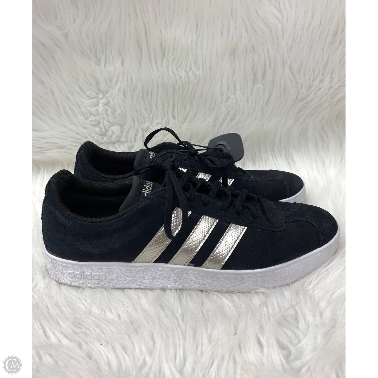 Shoes Sneakers By Adidas In Black & White, Size: 10