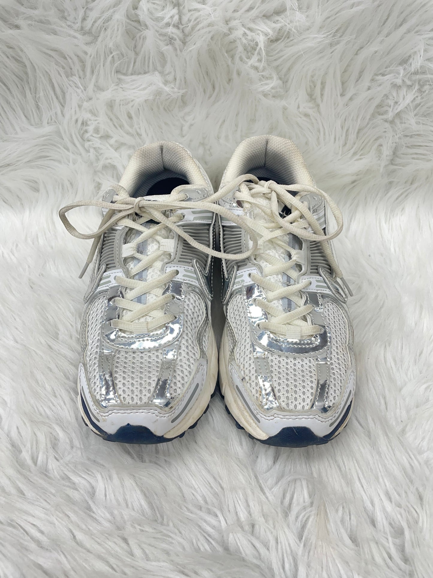 SHOES SNEAKERS by NIKE In GREY & SILVER, Size: 8
