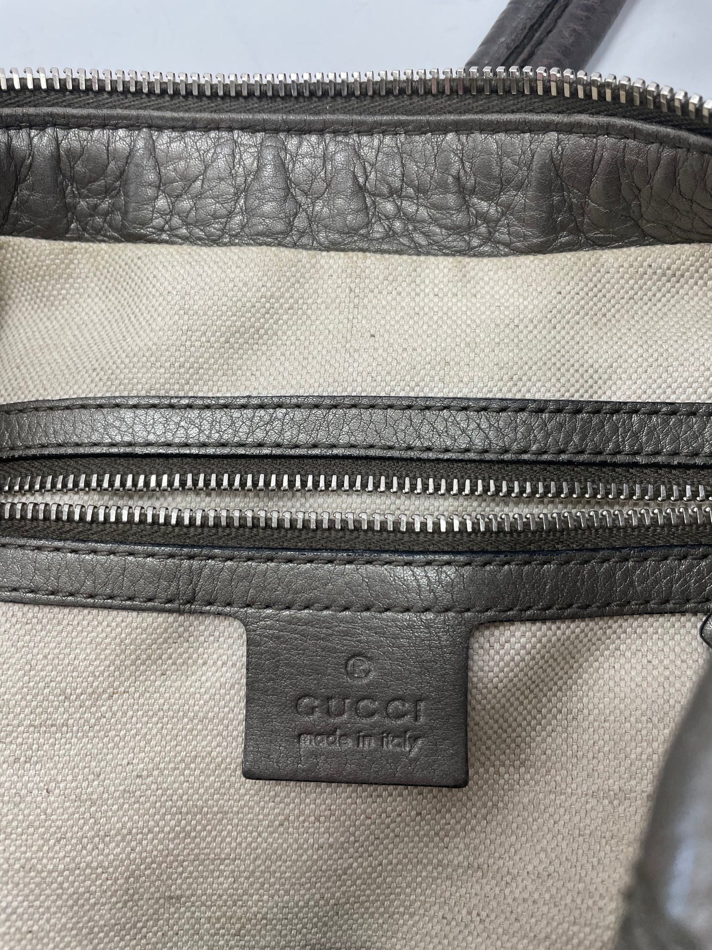 Handbag Luxury Designer By Gucci In Grey, Size:Large