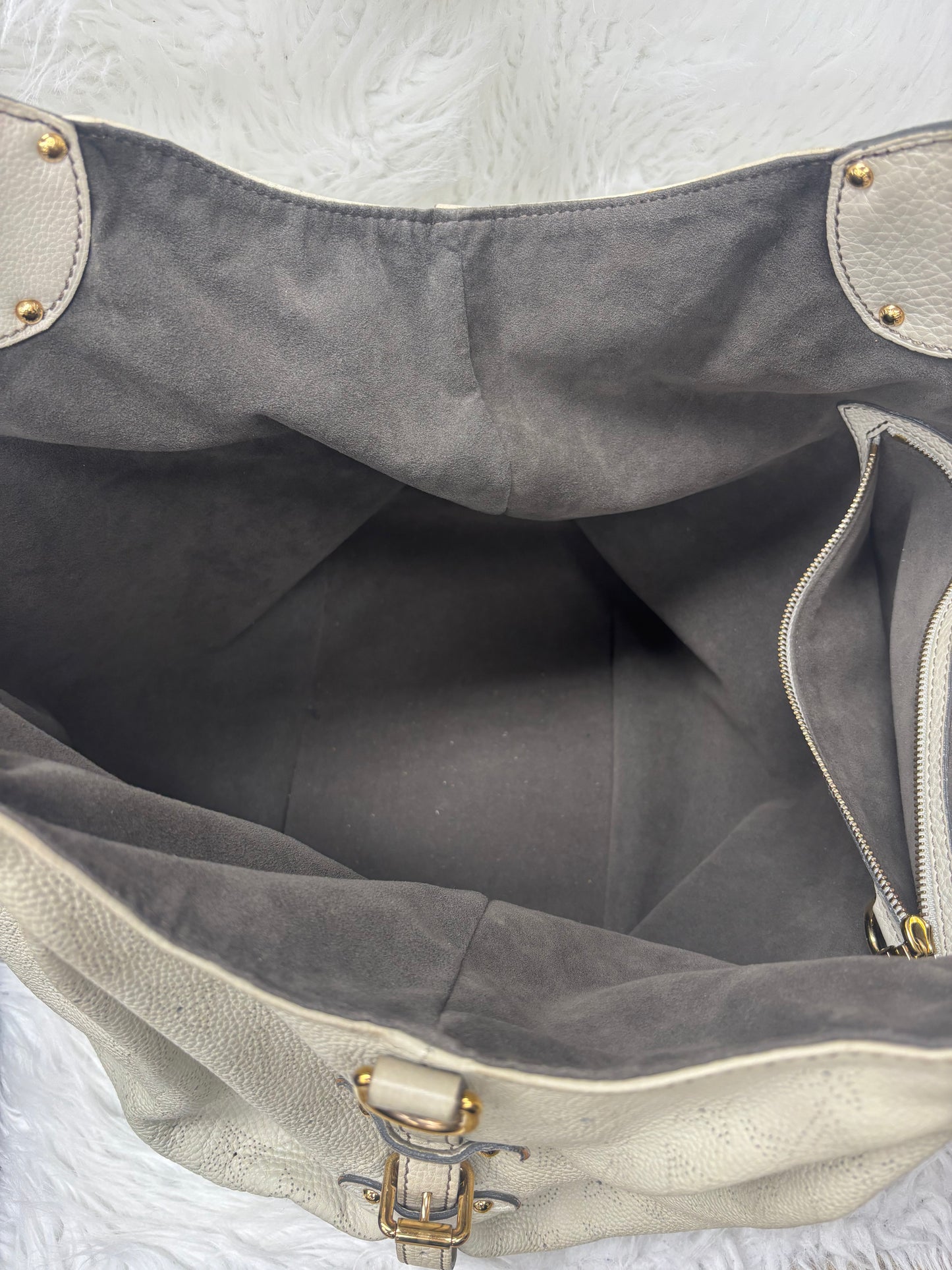 Handbag Luxury Designer By Louis Vuitton In Ivory, Size:Large