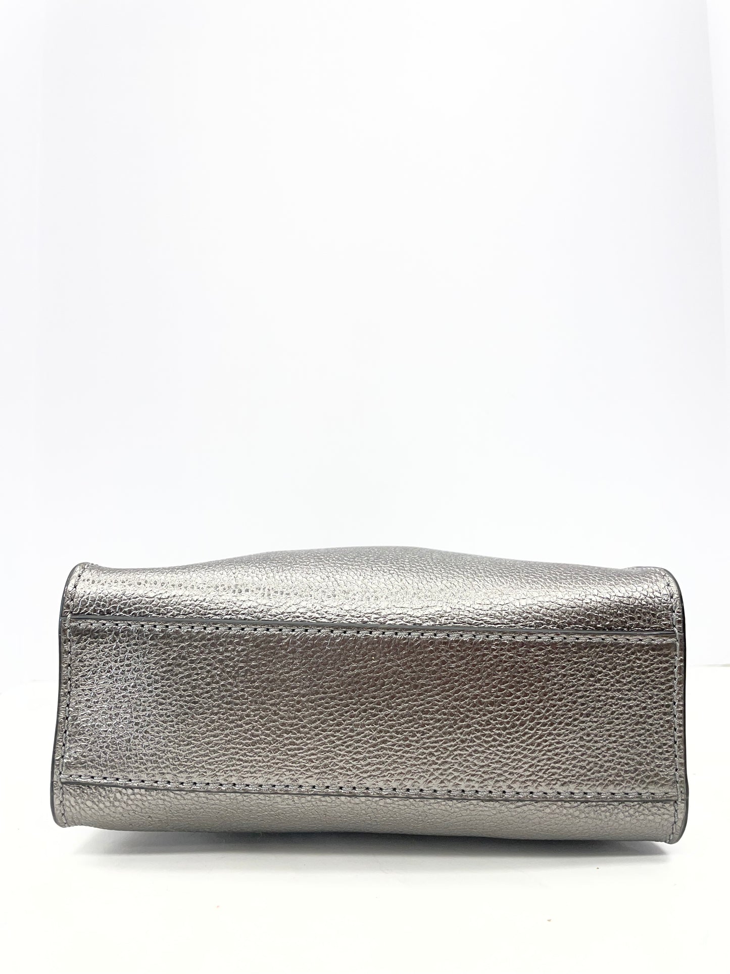 Crossbody Luxury Designer By Marc Jacobs In Silver, Size:Medium