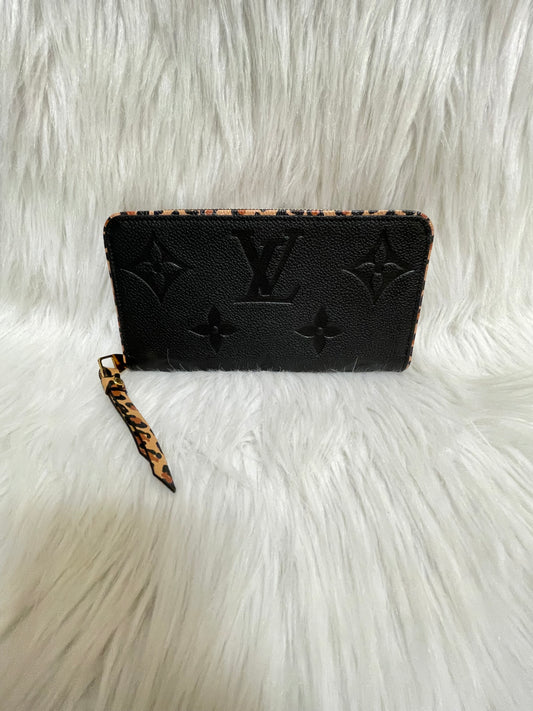 Wallet Luxury Designer By Louis Vuitton  Size: Large